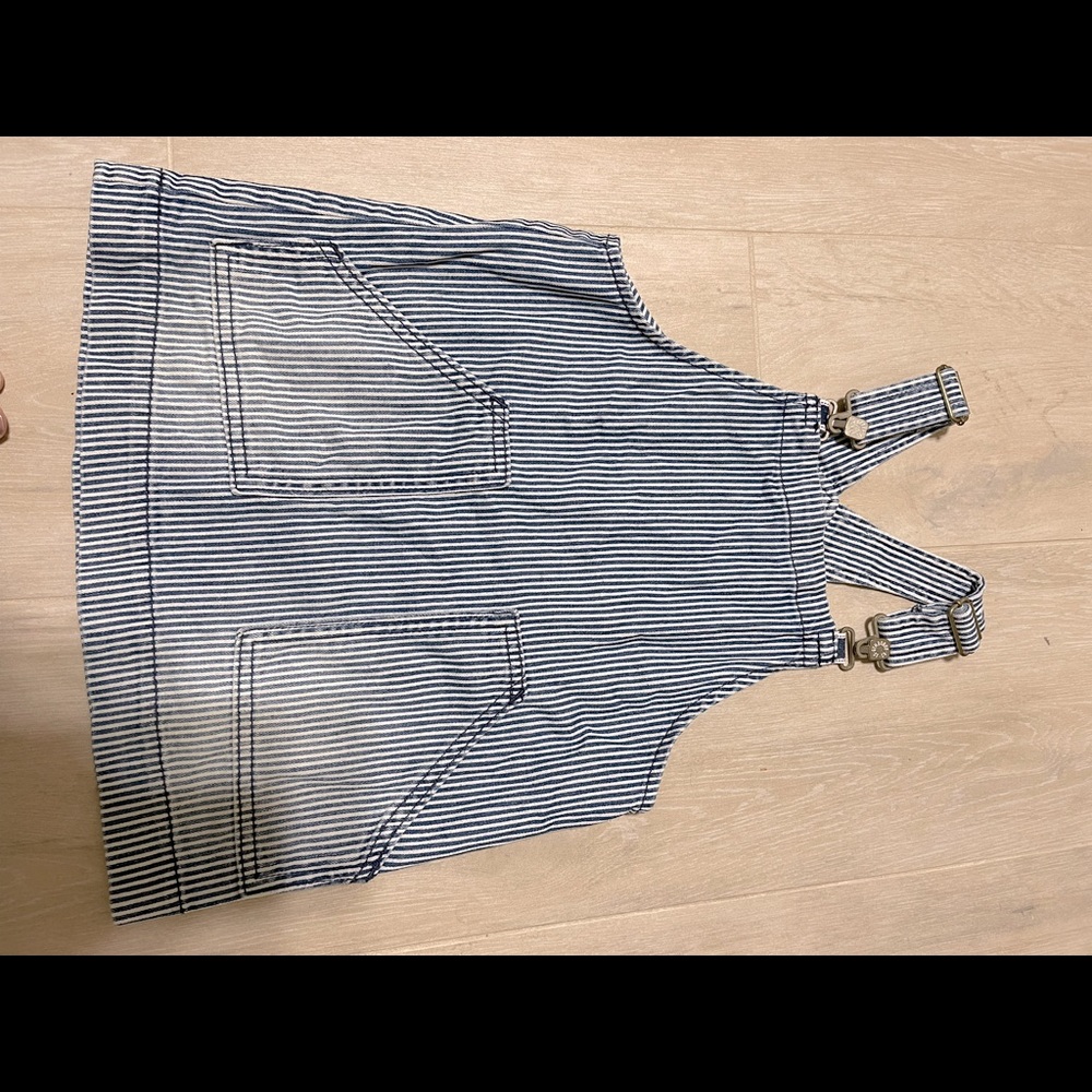 Overall skirt